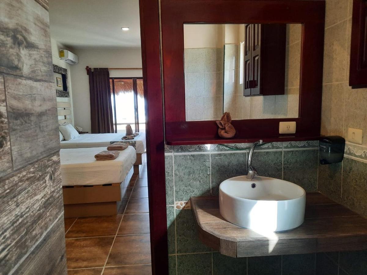 Porto Coral Hotel & Suites 마아우알 외부 사진